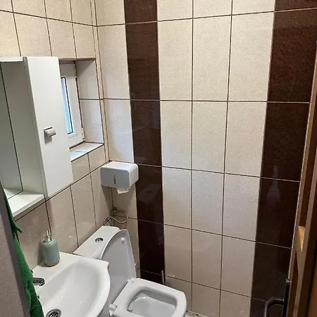 Tiny Traditional House * Bukarest