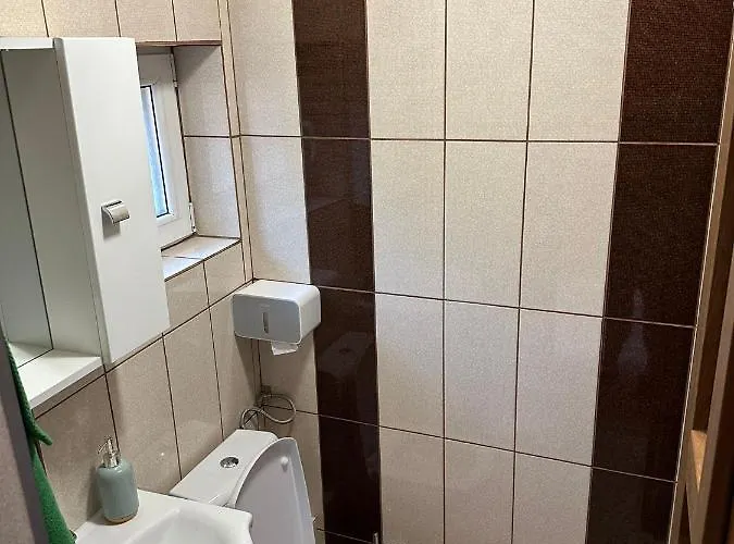 Tiny Traditional House * בוקרשט